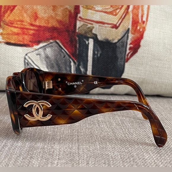 CHANEL iCONiC Tortoise Shell Brown Quilted CC Logo Sunglasses W/Case 💯AuThEnTiC - Picture 8 of 16